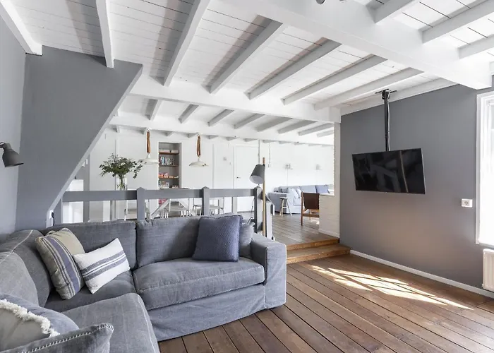 In Near Sea And Forest Holiday home *