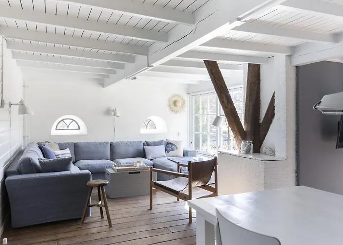 In Near Sea And Forest * Groet