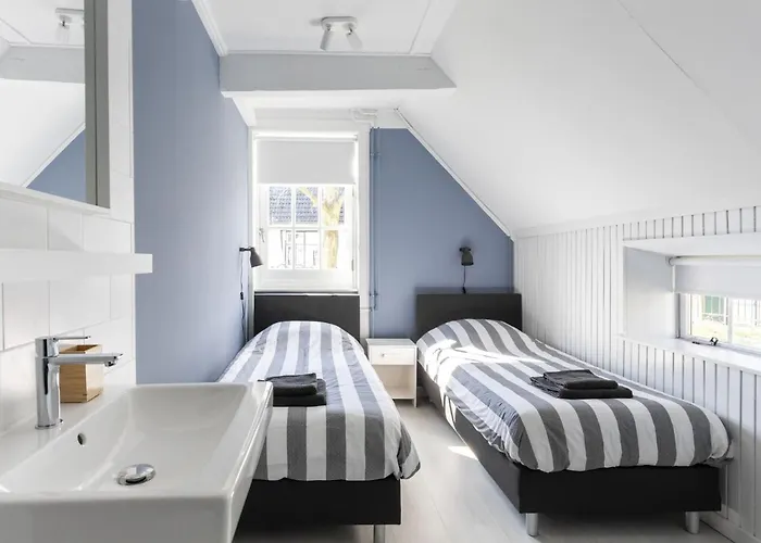 In Near Sea And Forest Holiday home Groet