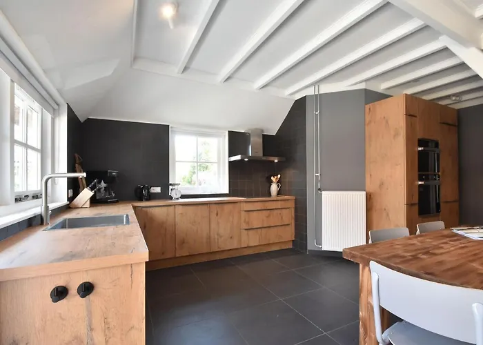 In Near Sea And Forest Holiday home *